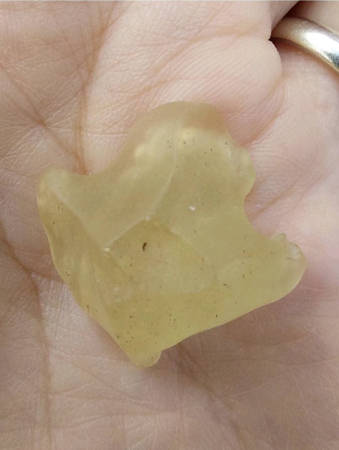 Libyan Desert Glass Piece, 5.68g, Tektite (Ref: LE258)