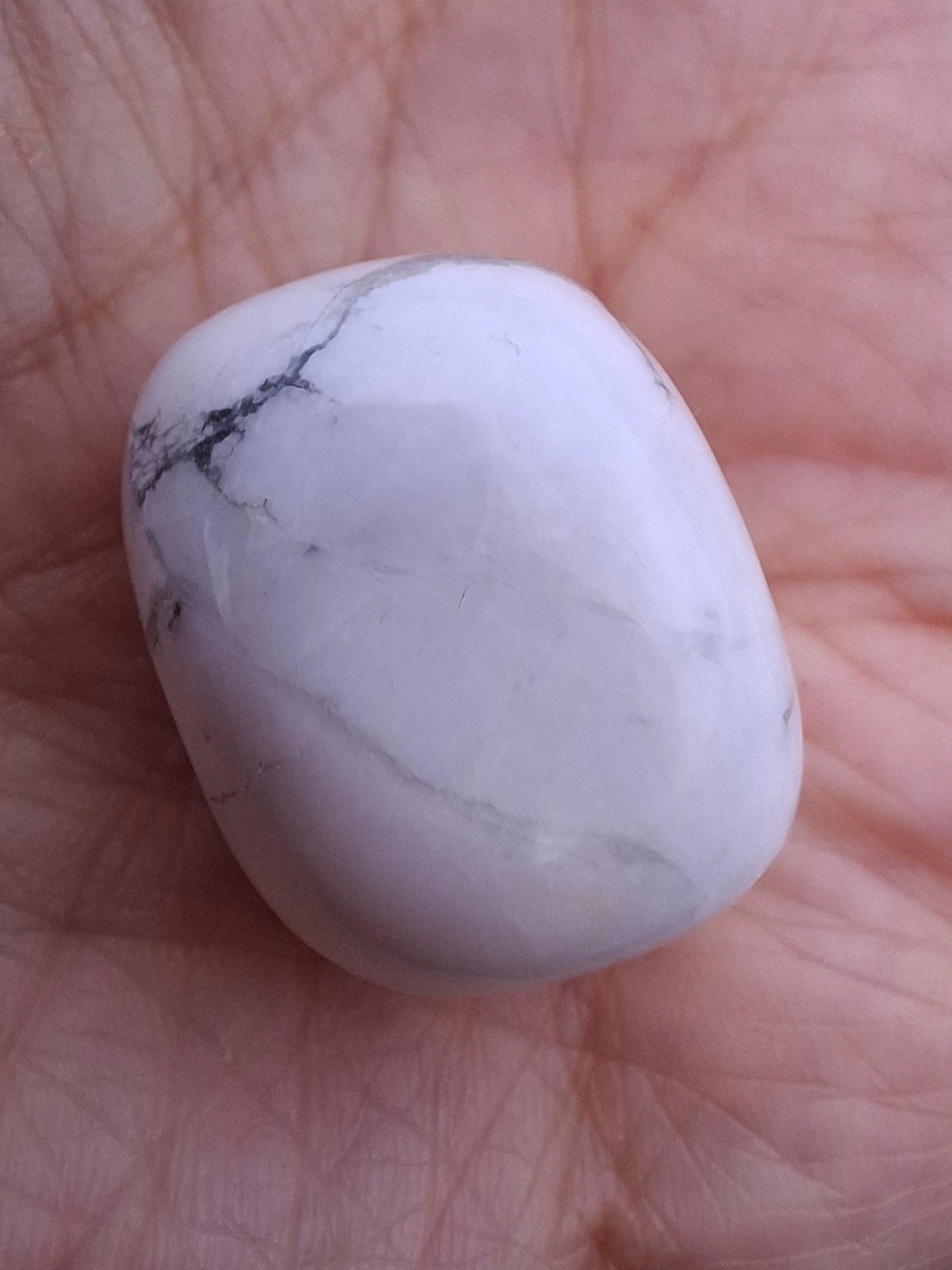 Howlite, Tumble Stone, Crystal (Ref: T35)