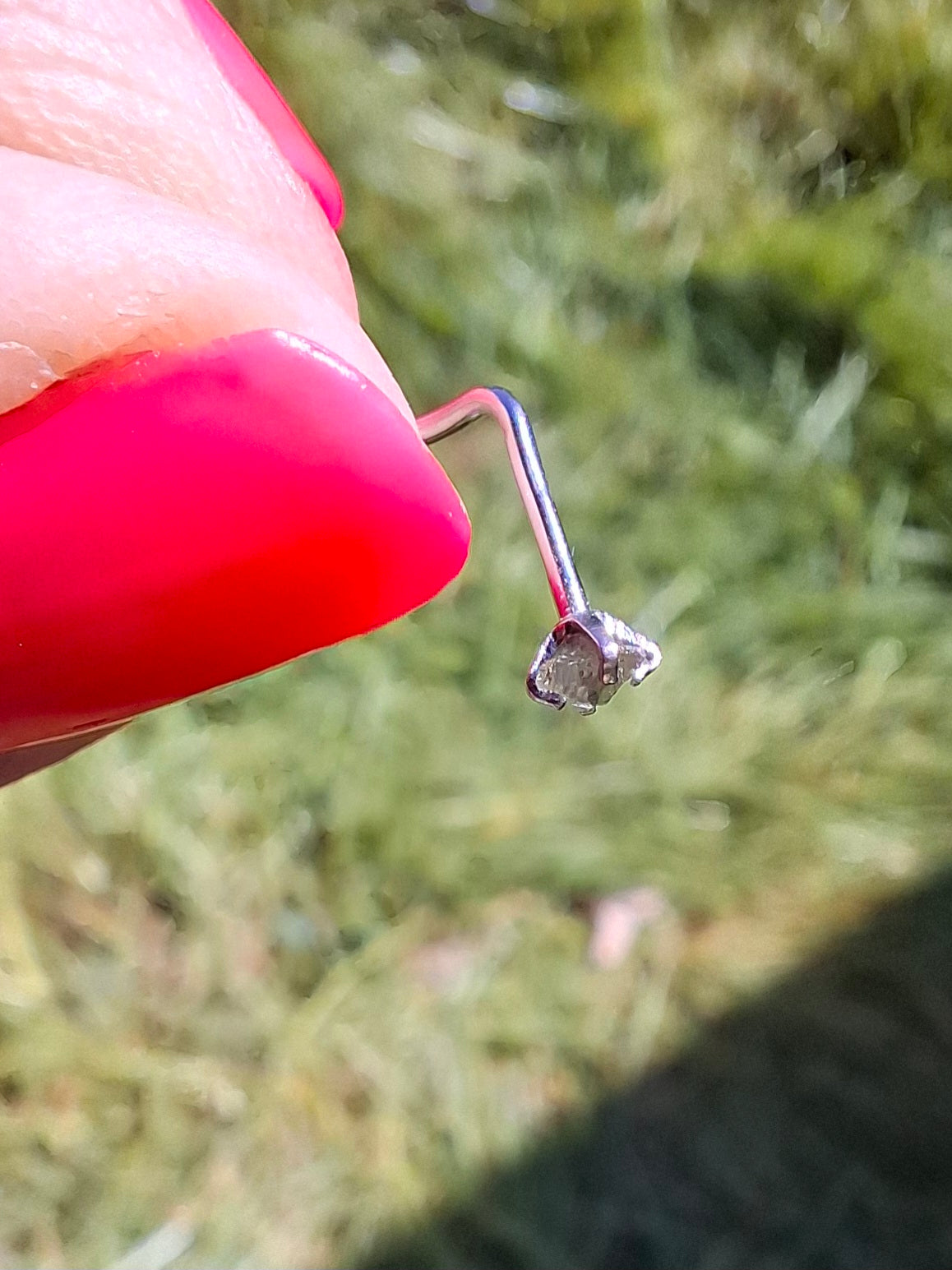 Moldavite (raw) NOSE STUD, 20G, Corkscrew, Surgical Steel, Tektite (Ref: N17)