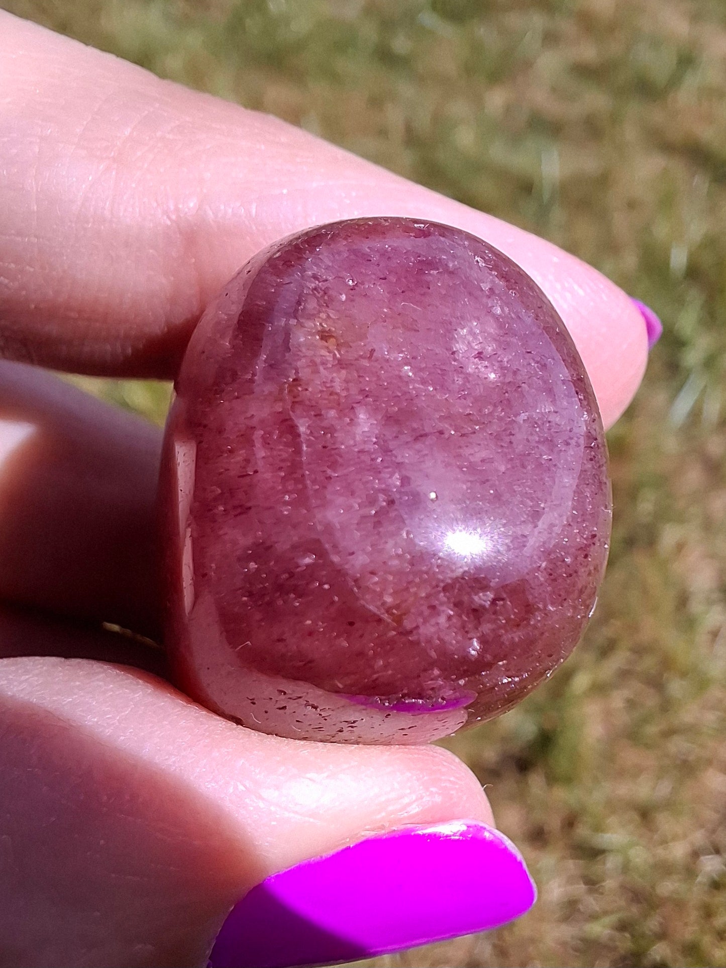 Strawberry Quartz, Tumble Stone, Crystal (Ref: T14)