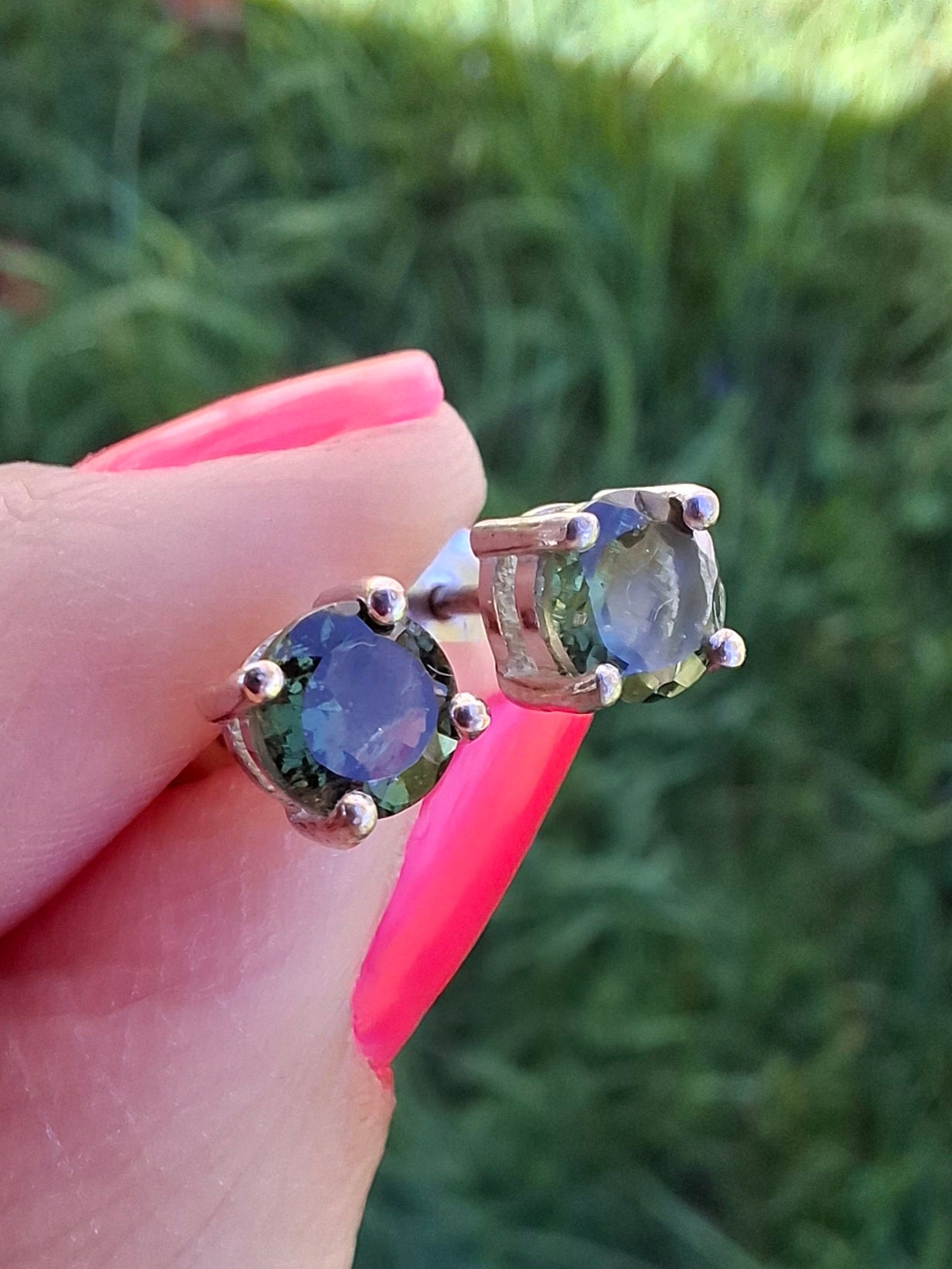 Moldavite (faceted) 5mm STUD EARRINGS, 925 silver, Tektite (Ref: Pair40)