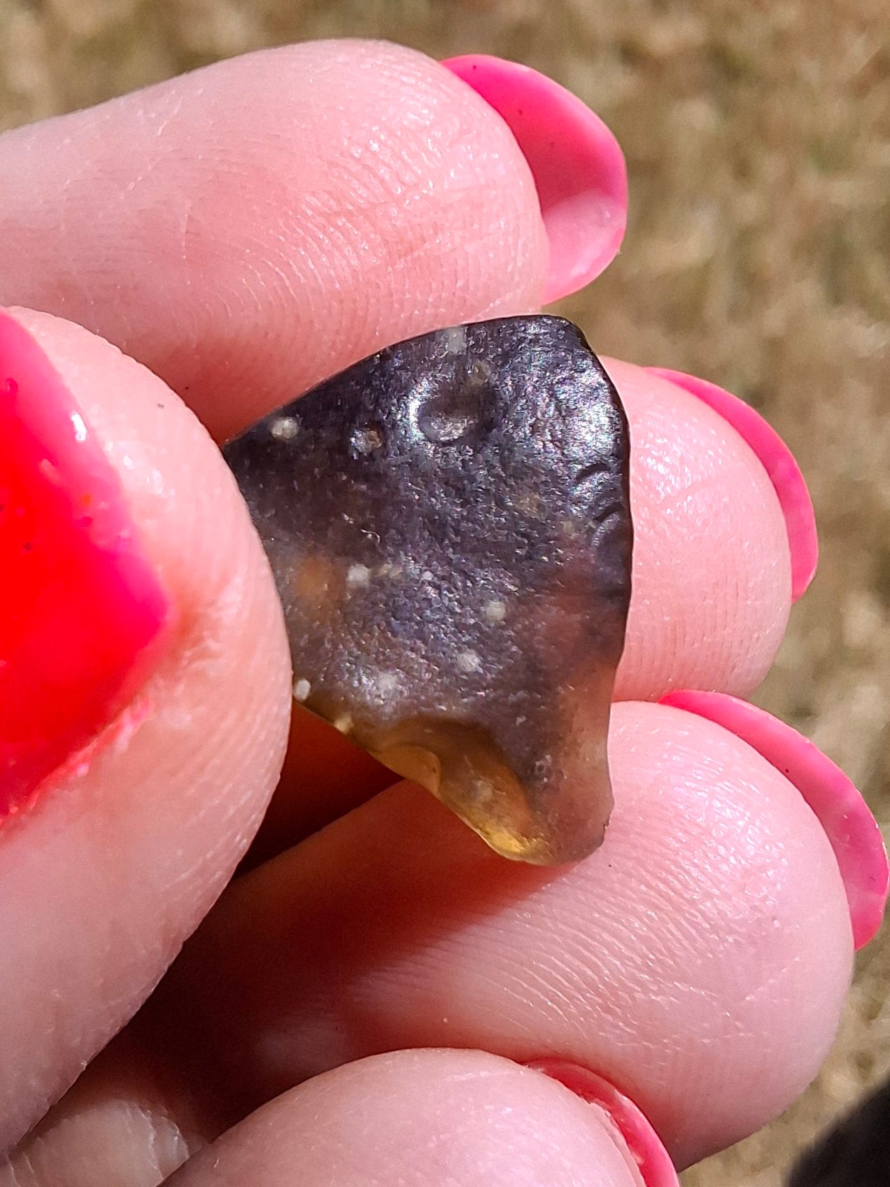 Libyan Desert Glass (darker) Piece, 2.29g, Tektite (Ref: L1359)