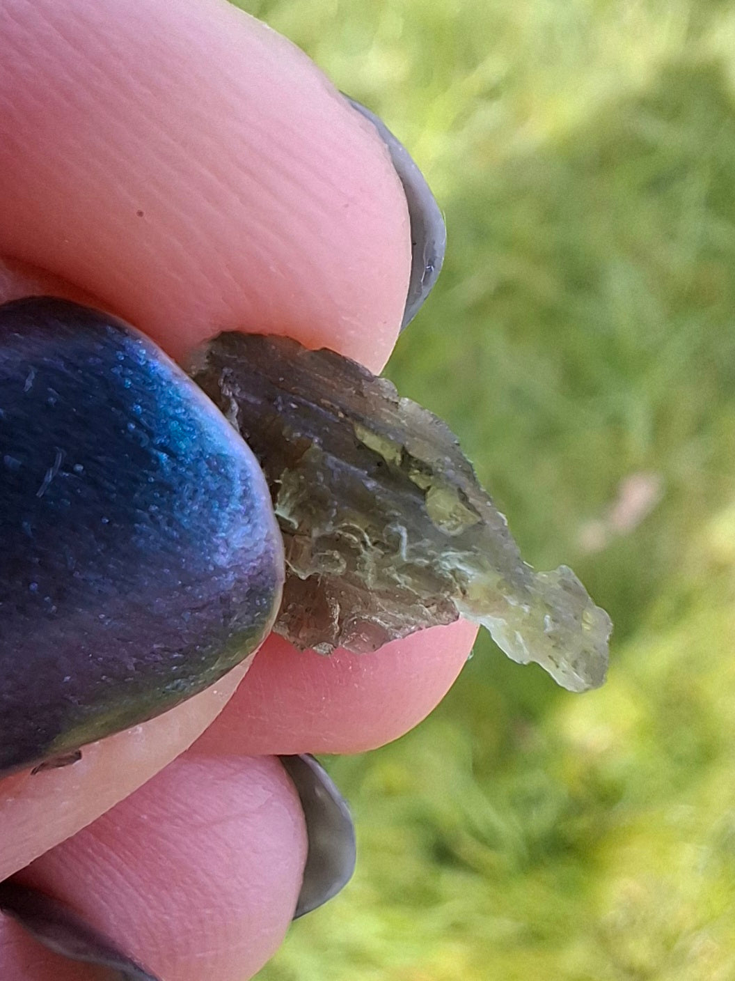 Moldavite Piece, 0.52g, Tektite (Ref: 1389)