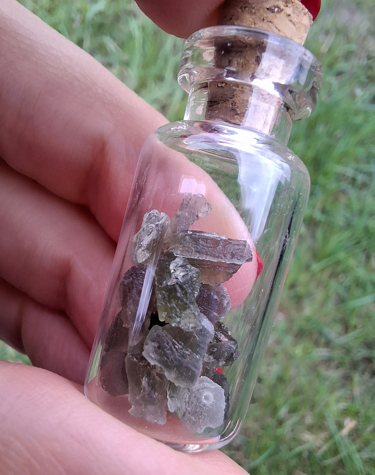 Moldavite Chips (2.00g) in 3ml Bottle, Tektite (Ref: B40)