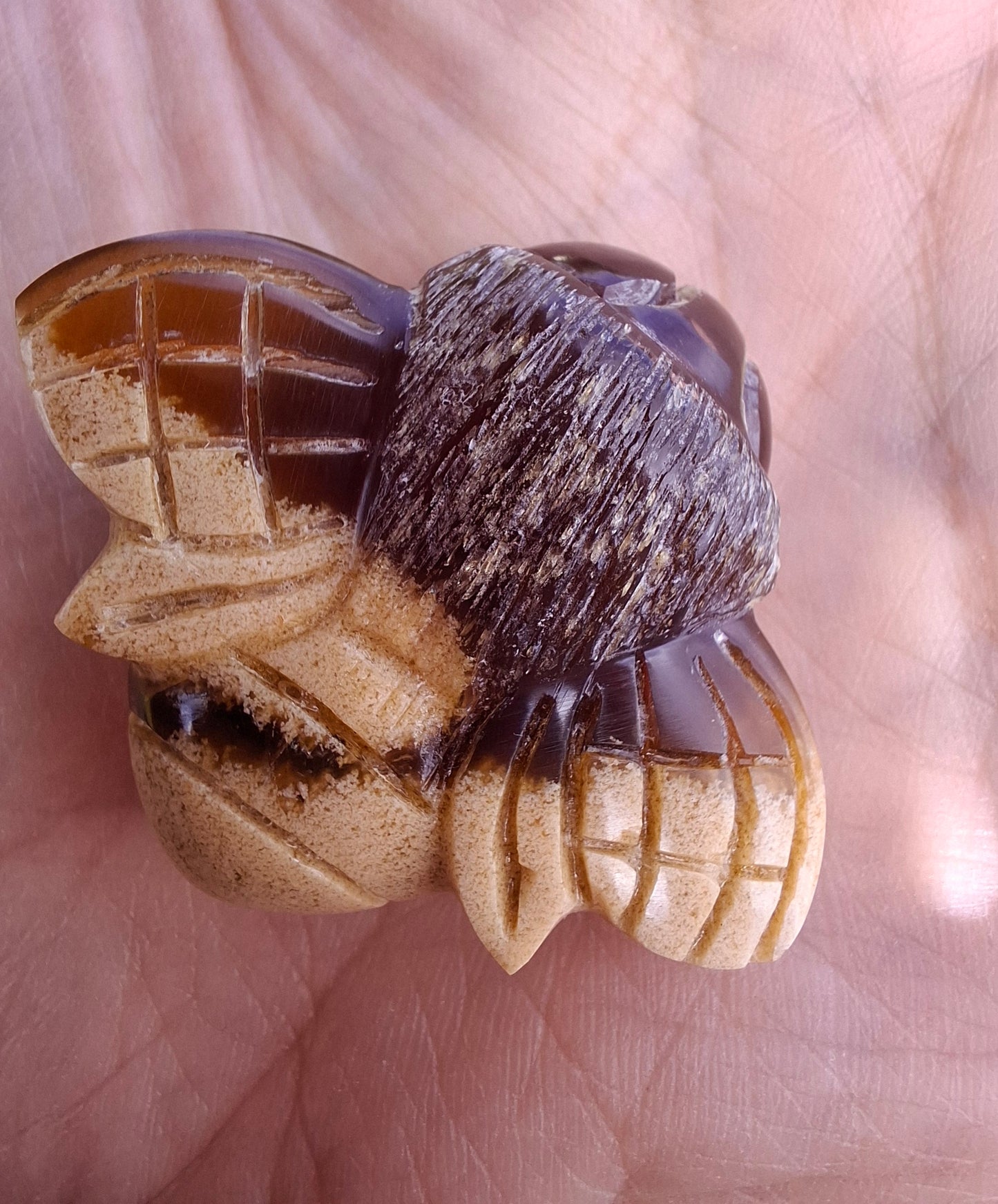 Red Amber Honey Bee Carving, 8.34g, Fossil (Ref: Bee38)