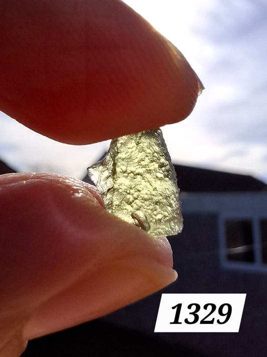 Moldavite Small Piece. 0.35g, Tektite (Ref: 1329)