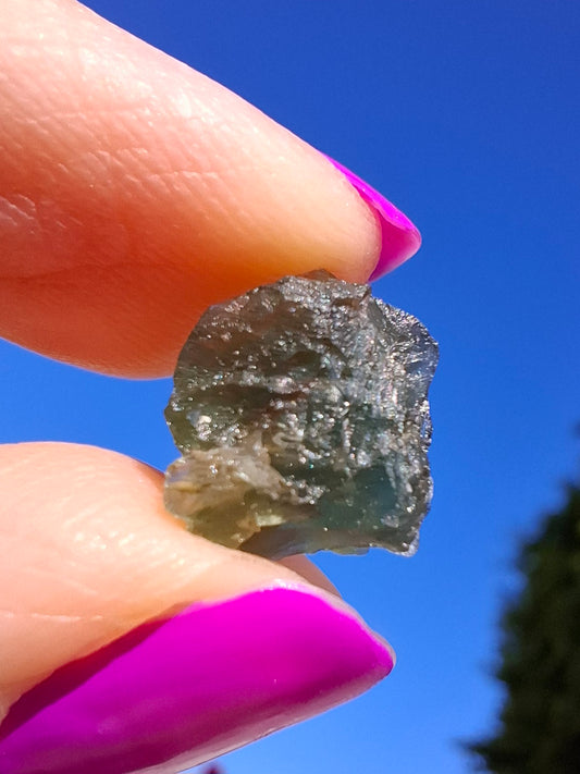 Moldavite Piece, 0.84g, Tektite (Ref: 1445)
