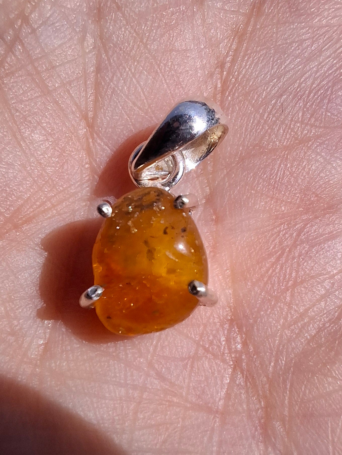 Baltic Amber Pendant, 925 Silver, Fossil (Ref: AP17)