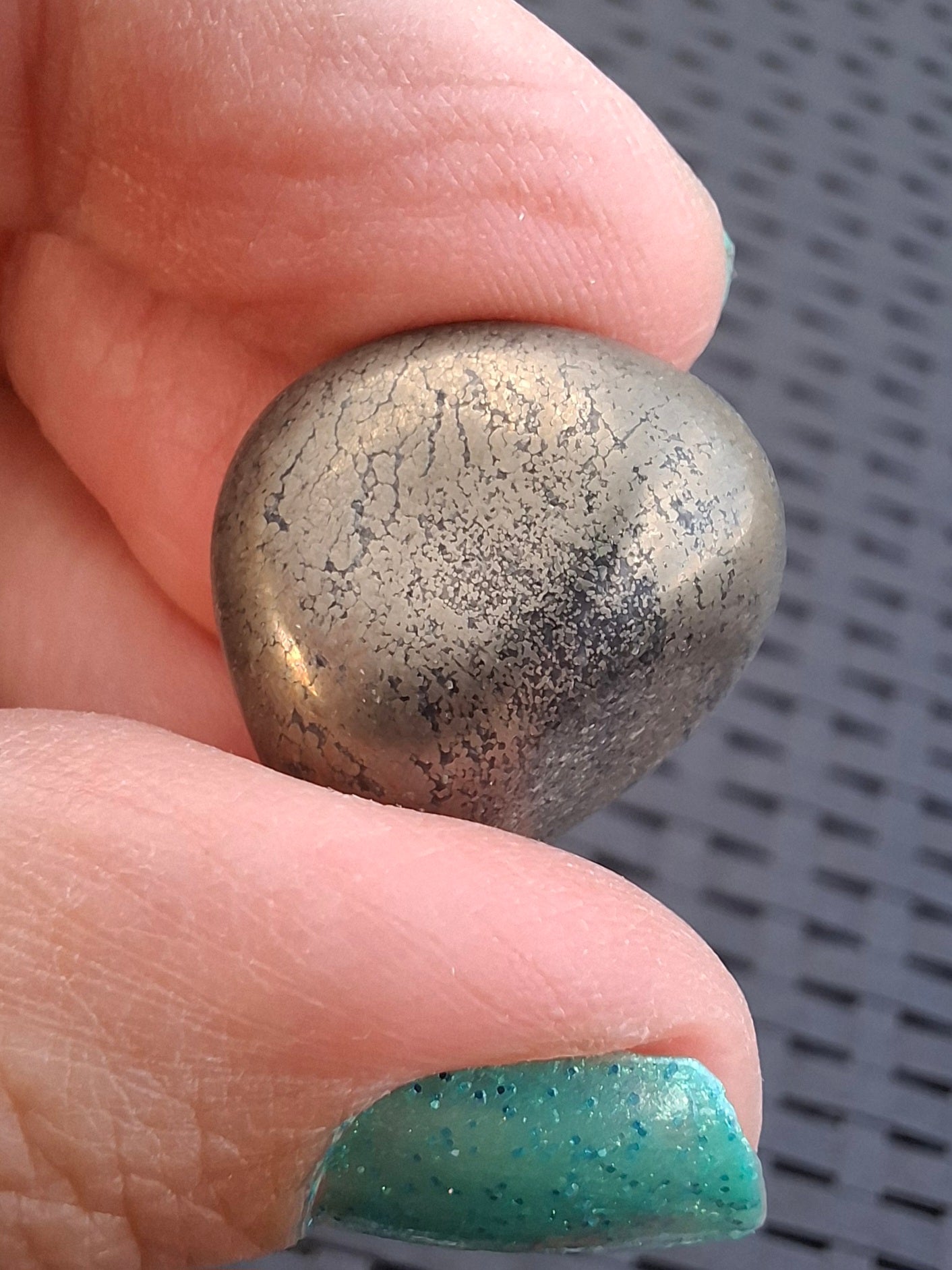 Apache Gold Tumble Stone, Crystal (Ref: T226)