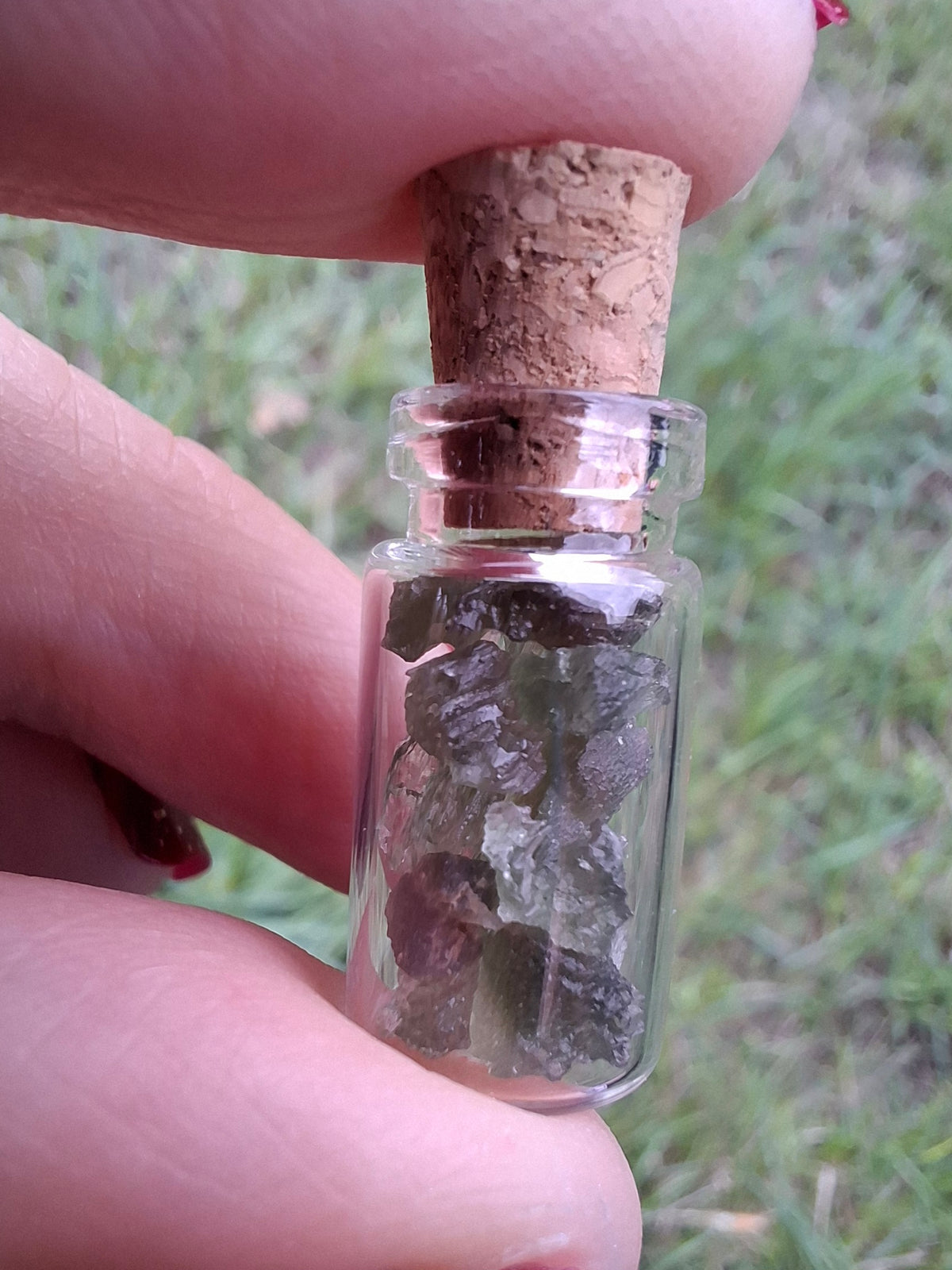 Moldavite Chips (1.00g) in 1ml Bottle, Tektite (Ref: B32)