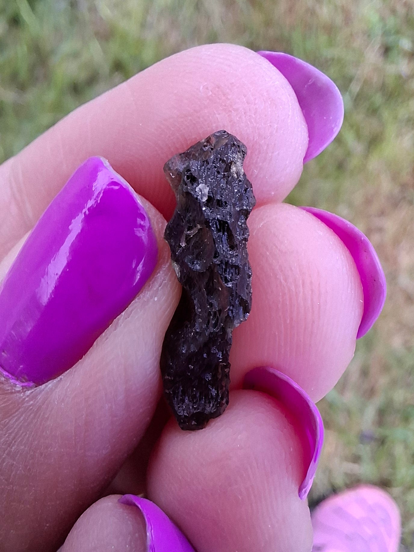 Moldavite Piece, 0.98g, Tektite (Ref: 1427)