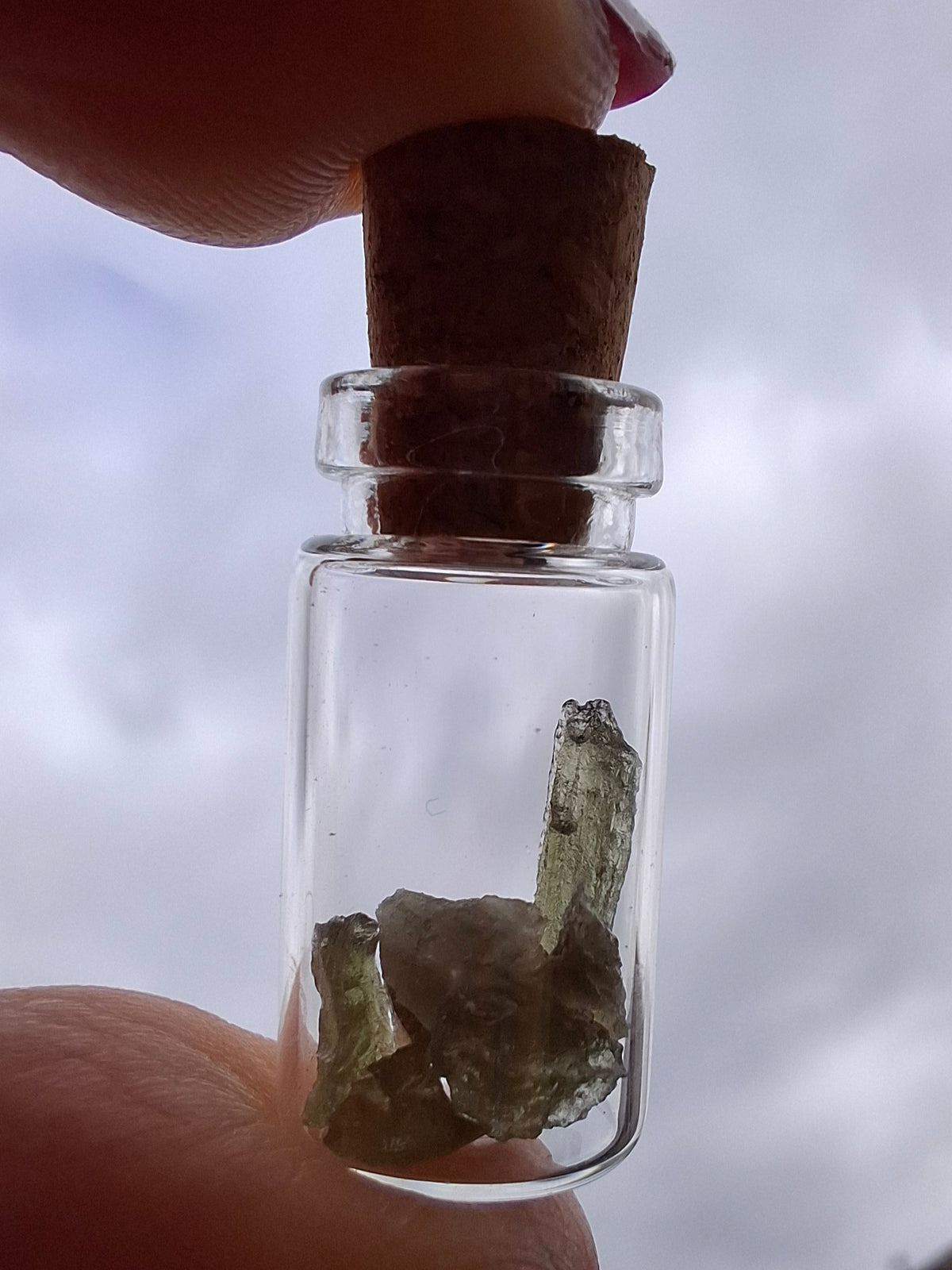 Moldavite Chips (0.50g) in 1ml Bottle, Tektite (Ref: B25)
