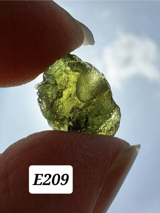 Moldavite Piece, 0.90g, Tektite (Ref: E209)