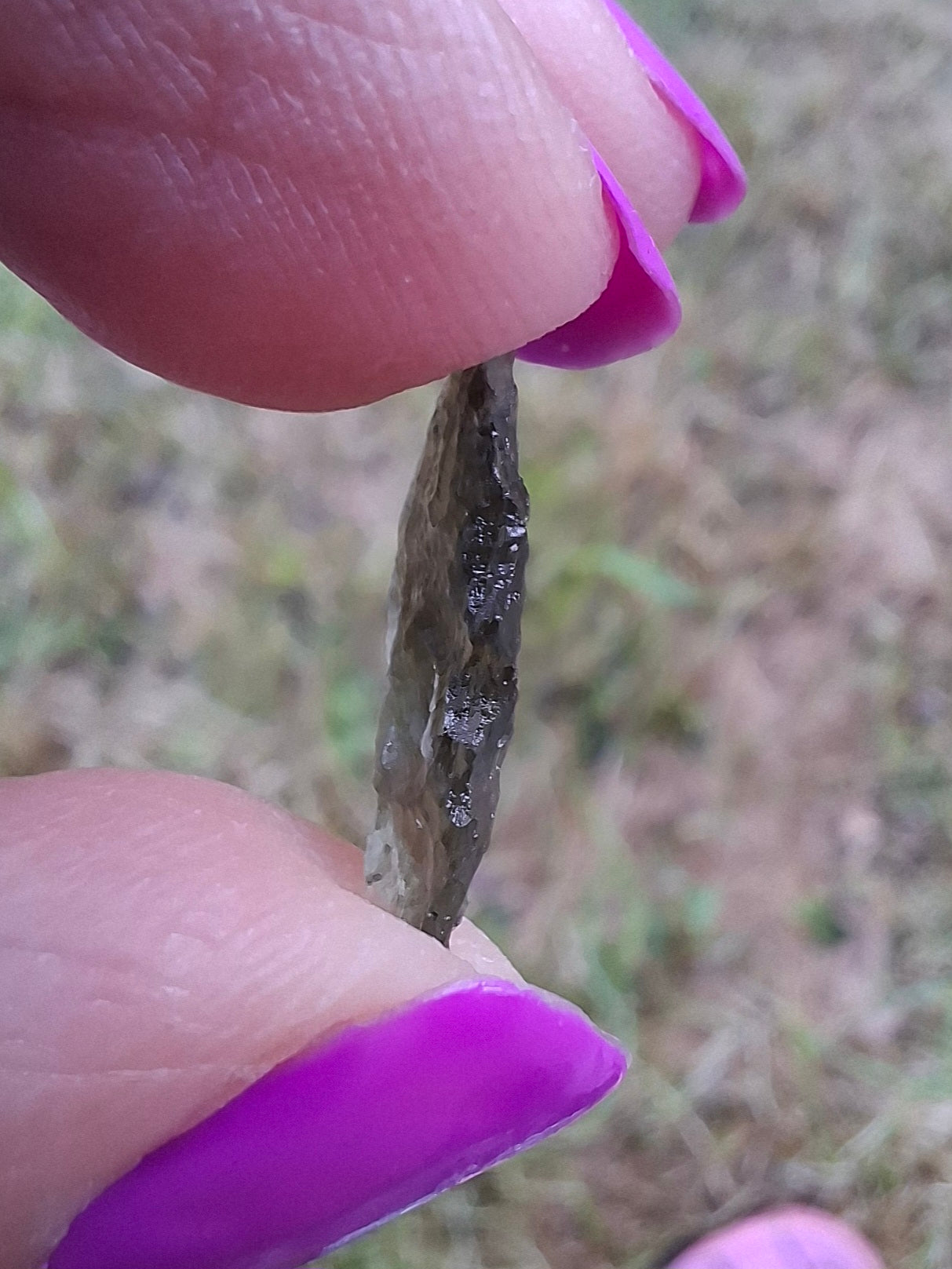 Moldavite Piece, 0.43g, Tektite (Ref: 1435)