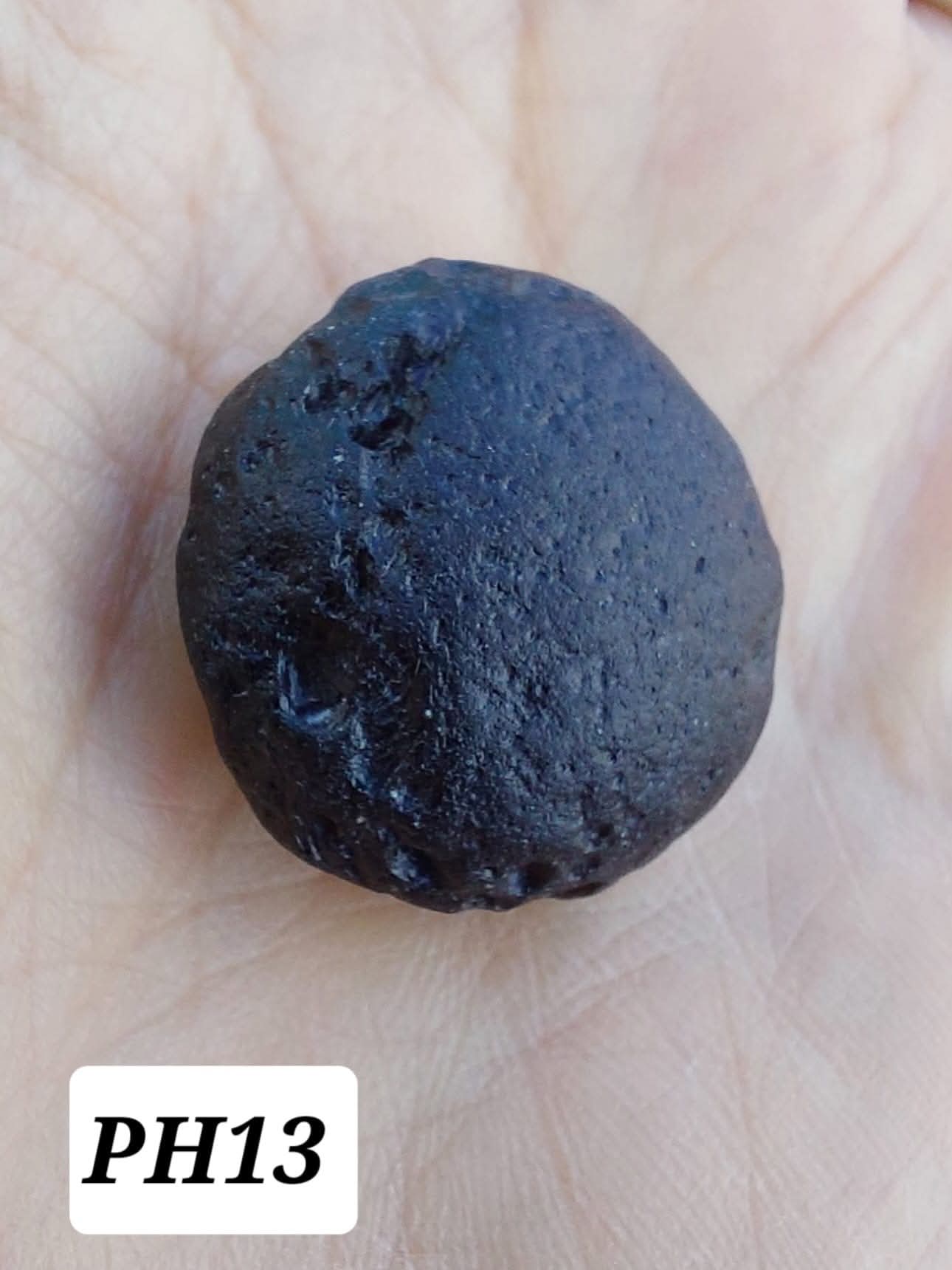 Philippinite (Rizalite), 9.24g, Tektite