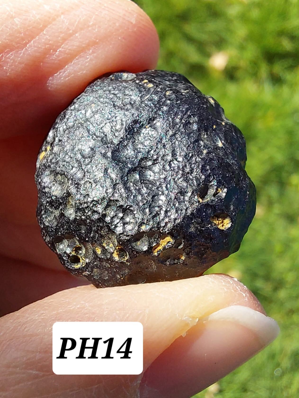 Philippinite (Rizalite), 10.64g, Tektite
