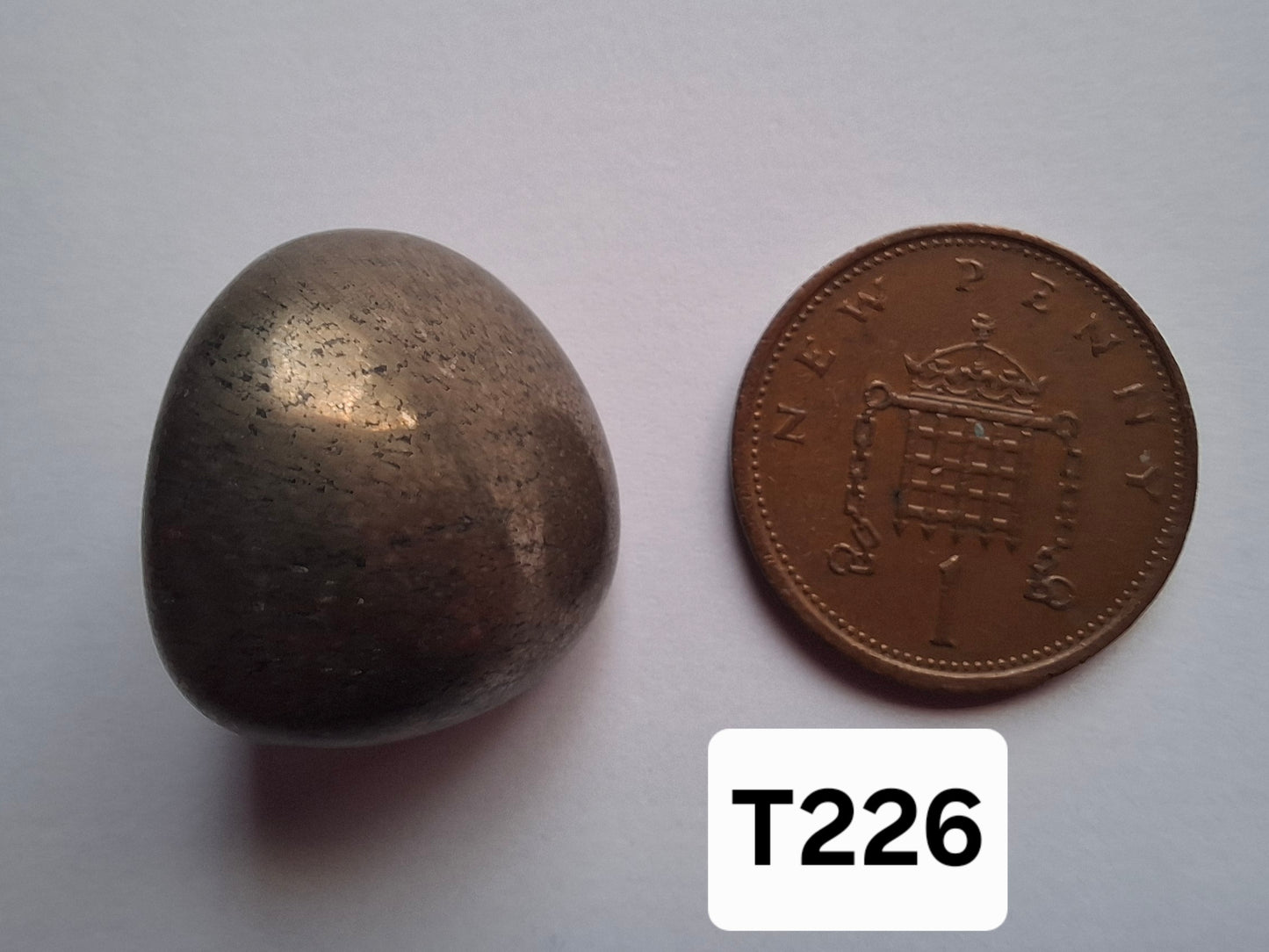 Apache Gold Tumble Stone, Crystal (Ref: T226)