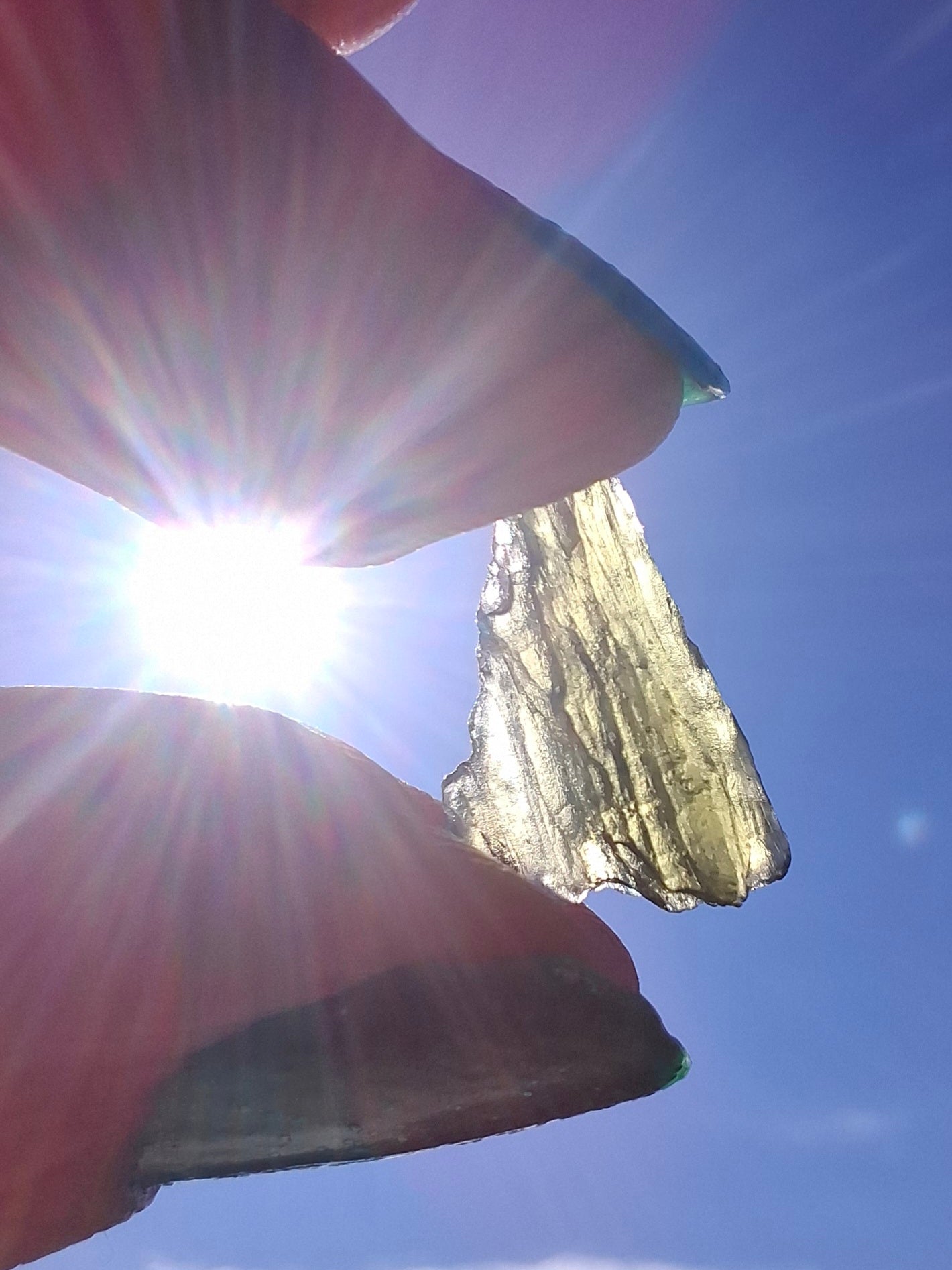 Moldavite Piece, 0.64g, Tektite (Ref: 1424)