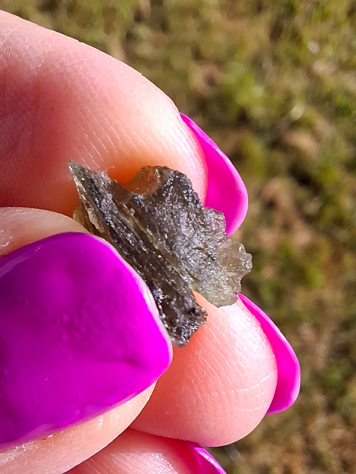 Moldavite Piece, 0.84g, Tektite (Ref: 1445)