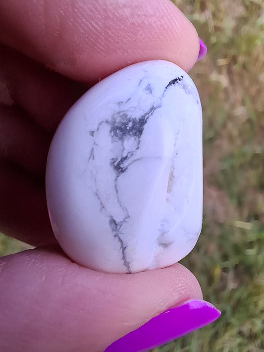 Howlite, Tumble Stone, Crystal (Ref: T45)