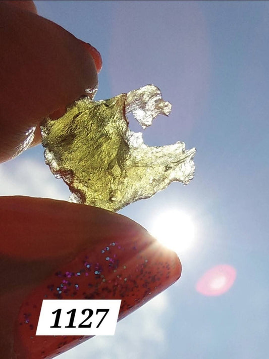 Moldavite Piece, 0.62g, Tektite (Ref: 1127)