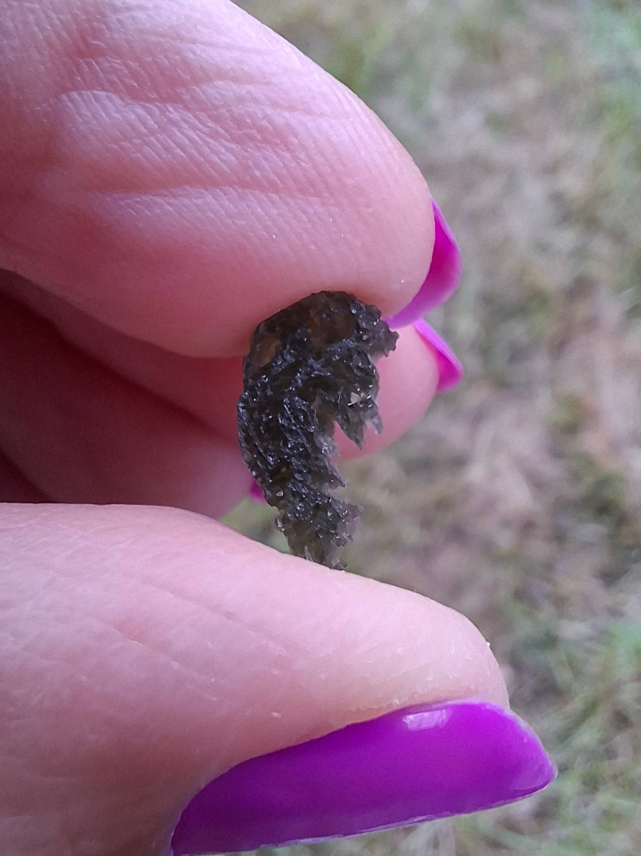 Moldavite Piece, 0.72g, Tektite (Ref: 1438)