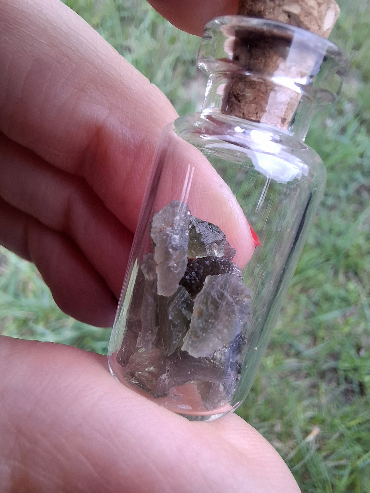 Moldavite Chips (2.00g) in 3ml Bottle, Tektite (Ref: B41)