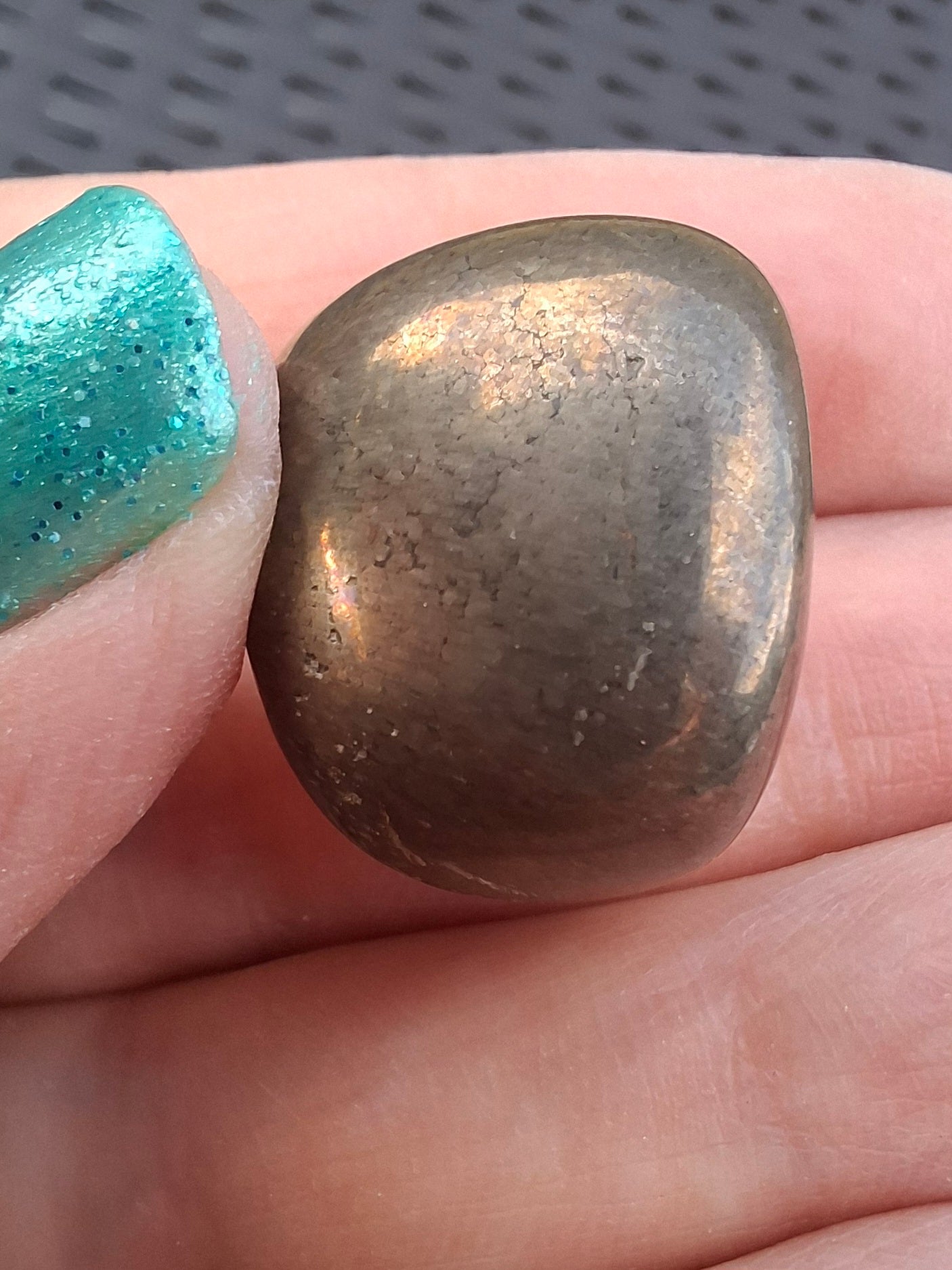 Apache Gold Tumble Stone, Crystal (Ref: T228)