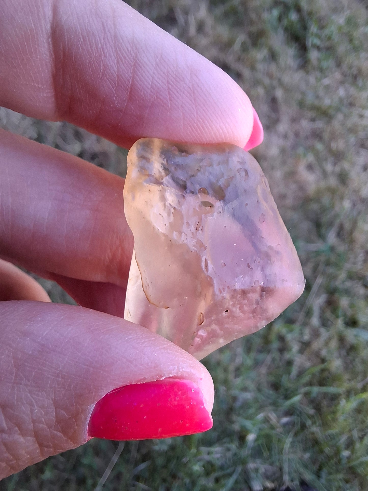 Libyan Desert Glass (darker) Piece, 7.73g, Tektite (Ref: L1374)