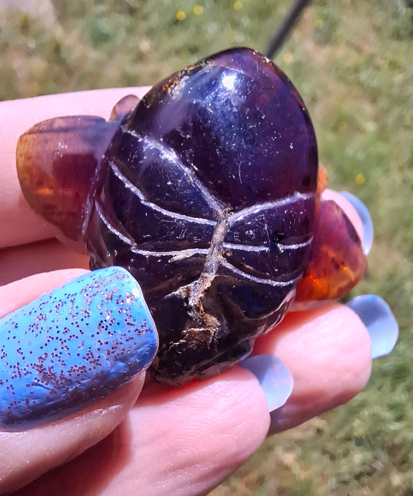 Red Amber Honey Bee Carving, 10.66g, Fossil (Ref: Bee39)