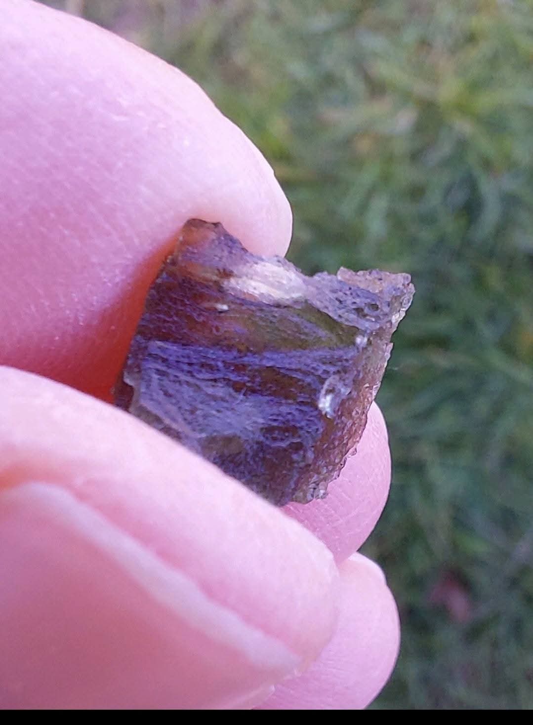 Moldavite Piece, 0.65g, Tektite (Ref: 1100)