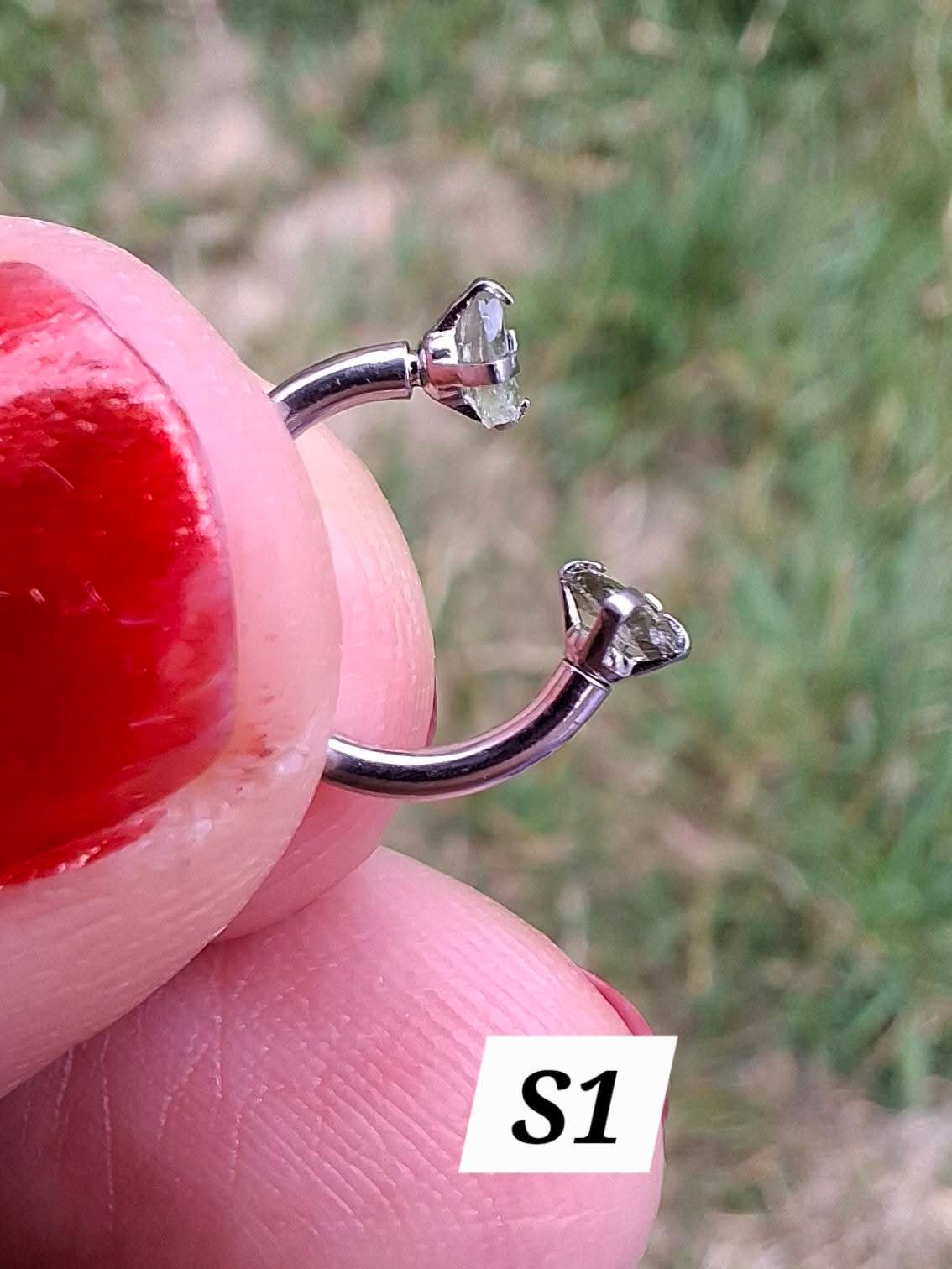 Moldavite (raw) HORSESHOE SEPTUM RING, 16G, Surgical Steel, Tektite (Ref: S1)