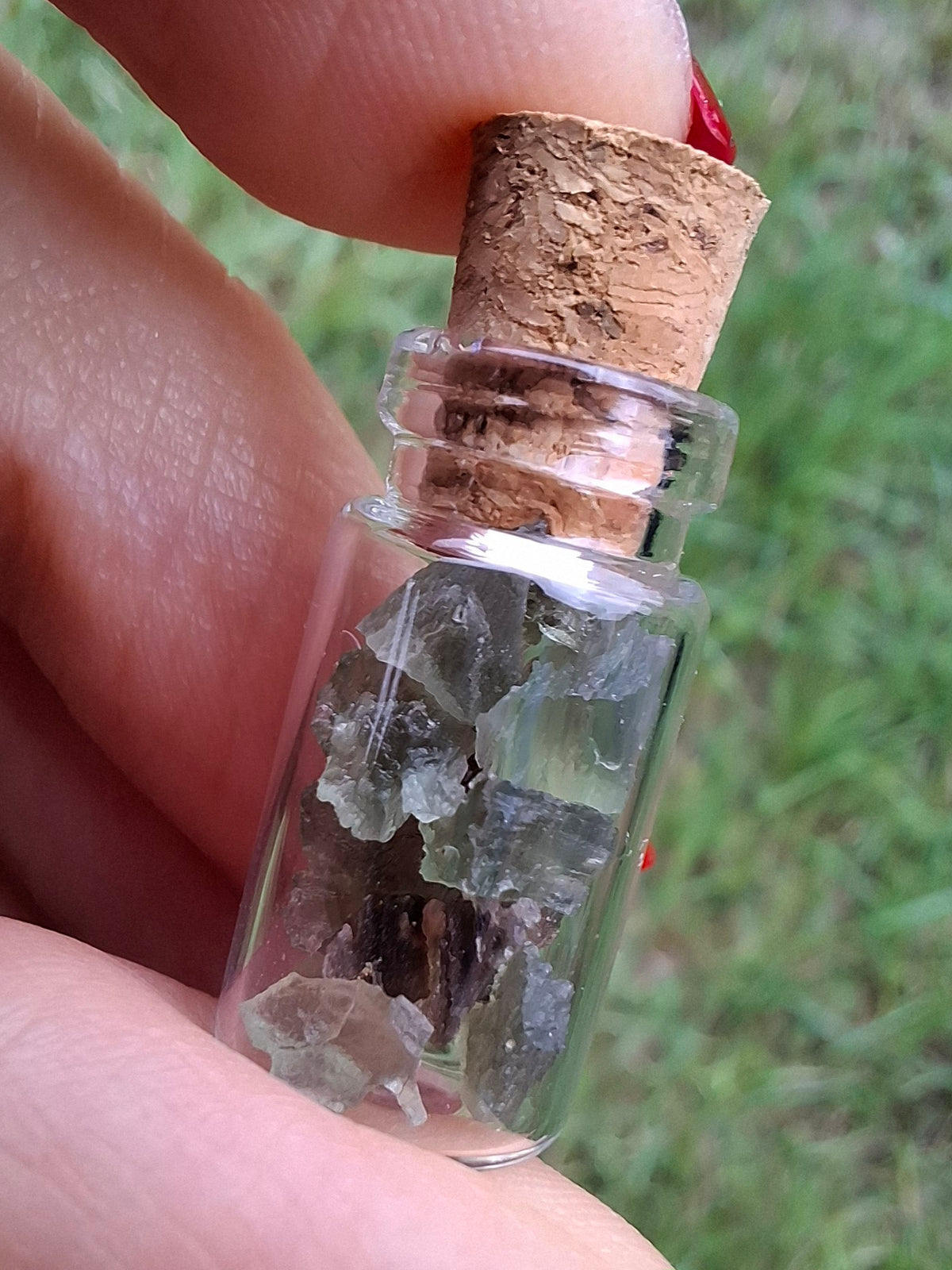 Moldavite Chips (1.00g) in 1ml Bottle, Tektite (Ref: B37)