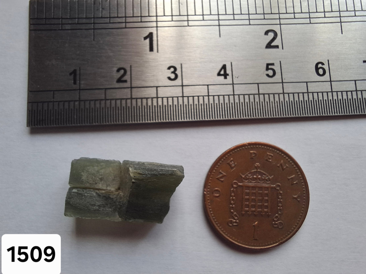 Moldavite Piece, 2.26g, Tektite (Ref: 1509)