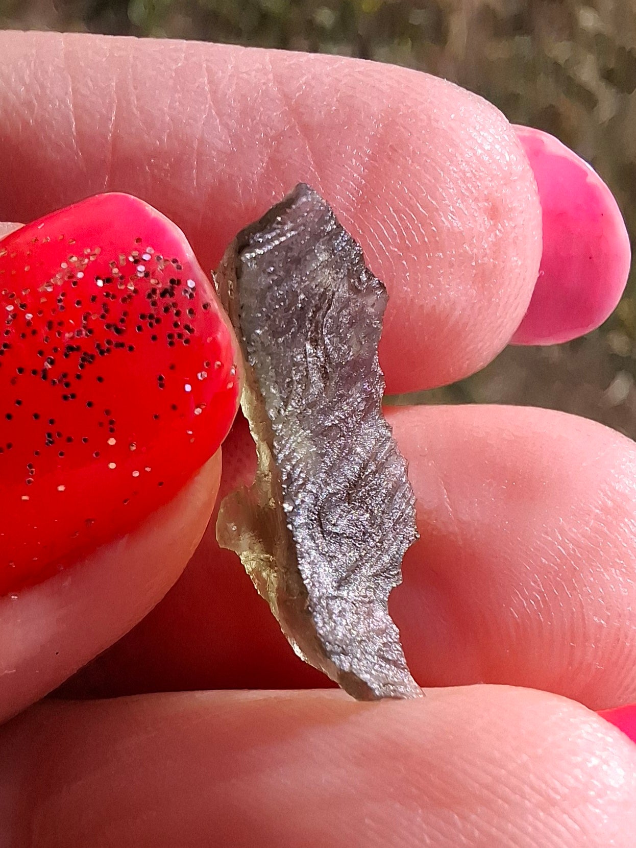 Moldavite Piece, 0.69g, Tektite (Ref: 1486)