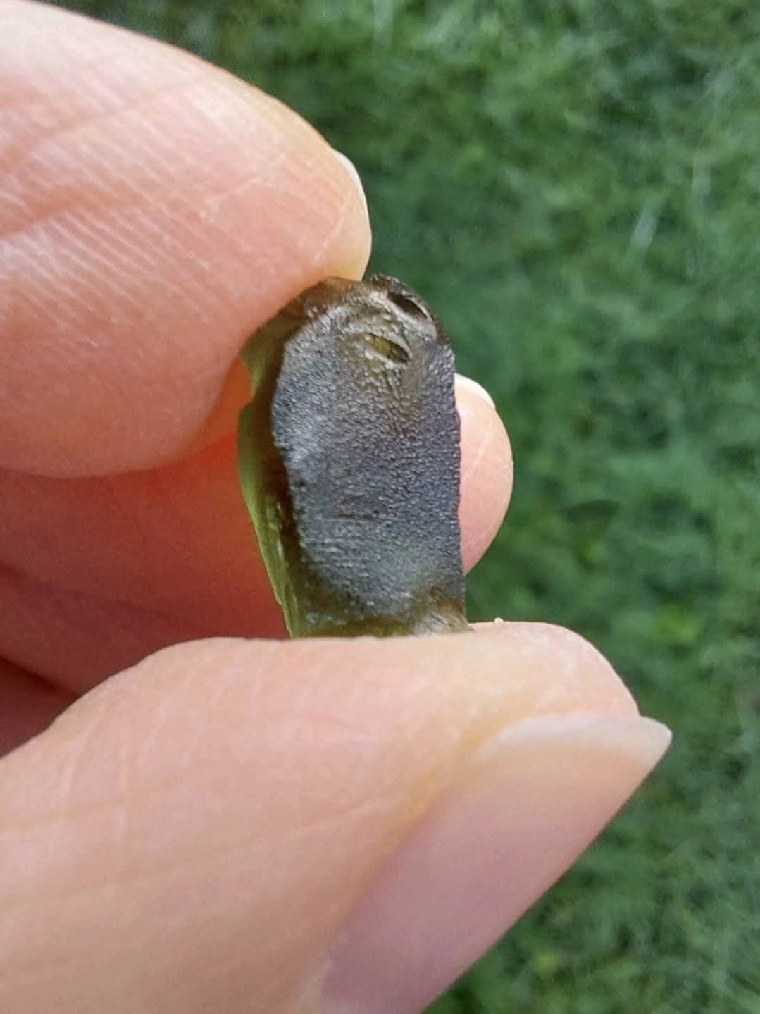 Moldavite Piece, 0.94g, Tektite (Ref: 937)