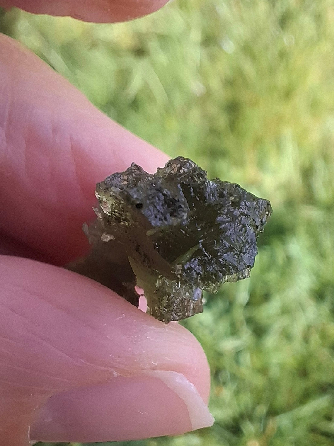 Moldavite Piece, JEZKOVNA BESEDNICE, 1.86g, Tektite (Ref: 1278)