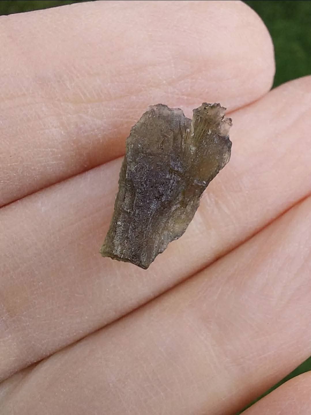 Moldavite Piece, 0.77g, Tektite (Ref: 895)