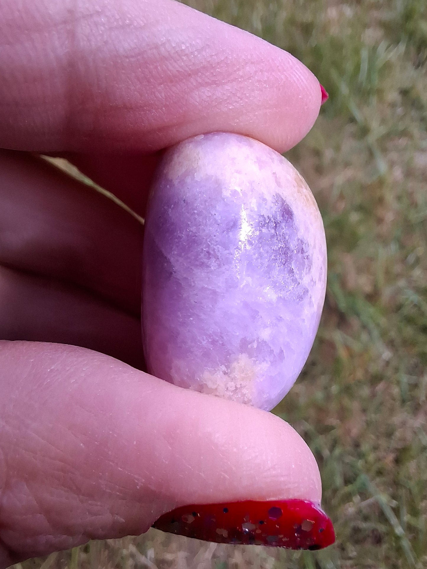 Lepidolite, Tumble Stone, Crystal (Ref: T121)