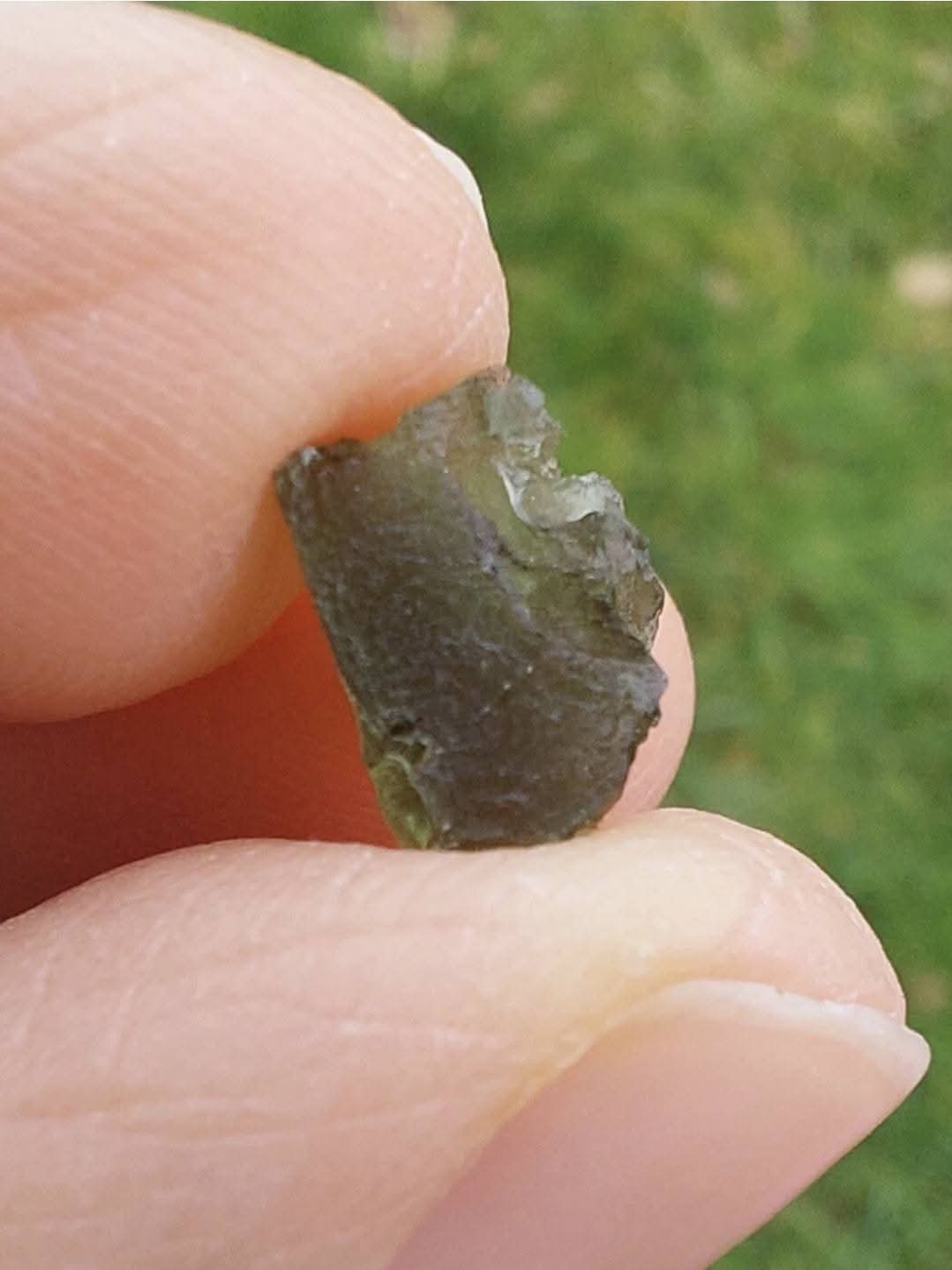 Moldavite Piece, 0.63g, Tektite (Ref: 1032)
