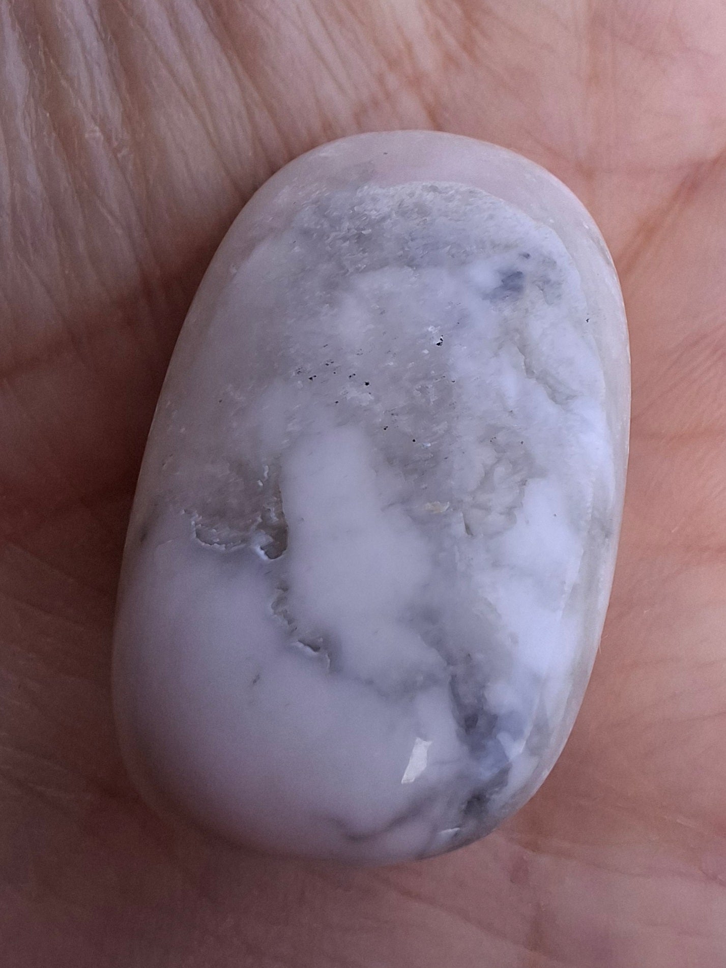 Howlite, Tumble Stone, Crystal (Ref: T43)