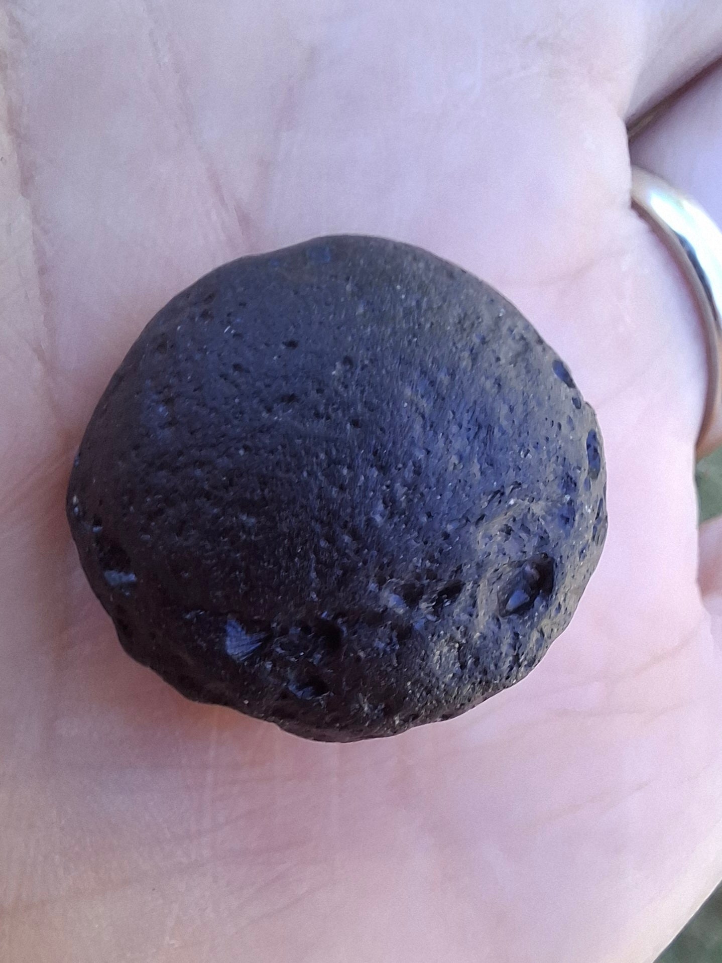Philippinite (Rizalite), 9.24g, Tektite
