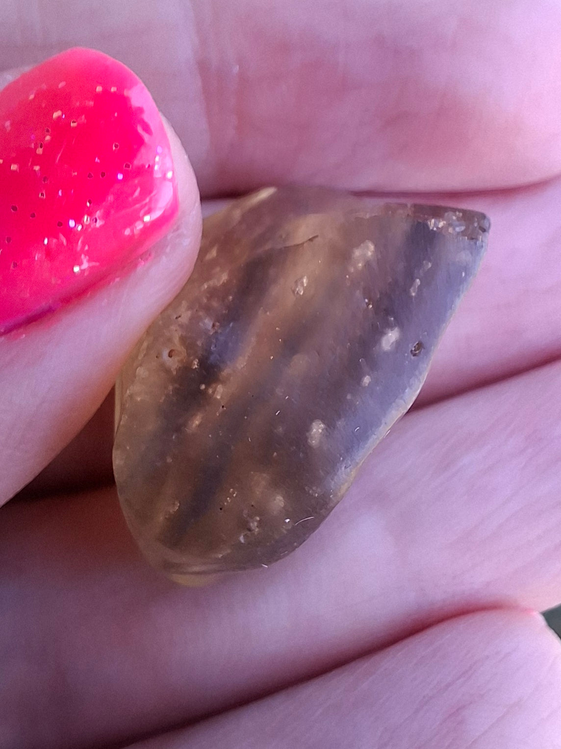 Libyan Desert Glass (darker) Piece, 6.82g, Tektite (Ref: L1365)