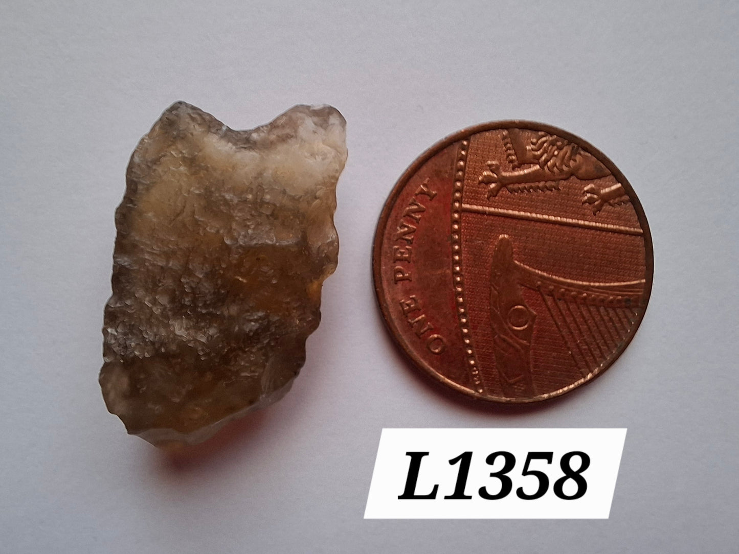 Libyan Desert Glass (darker) piece, 2.88g, Tektite (Ref: L1358)