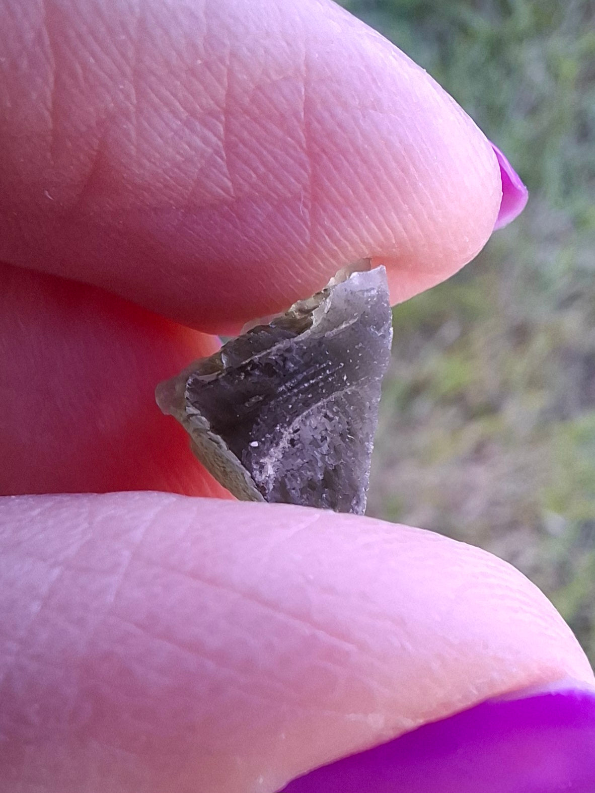 Moldavite Piece, 0.85g, Tektite (Ref: 1462)