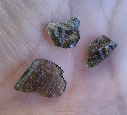 Moldavite chip Bundle, 1g, 3 pcs, Tektite (MB44)