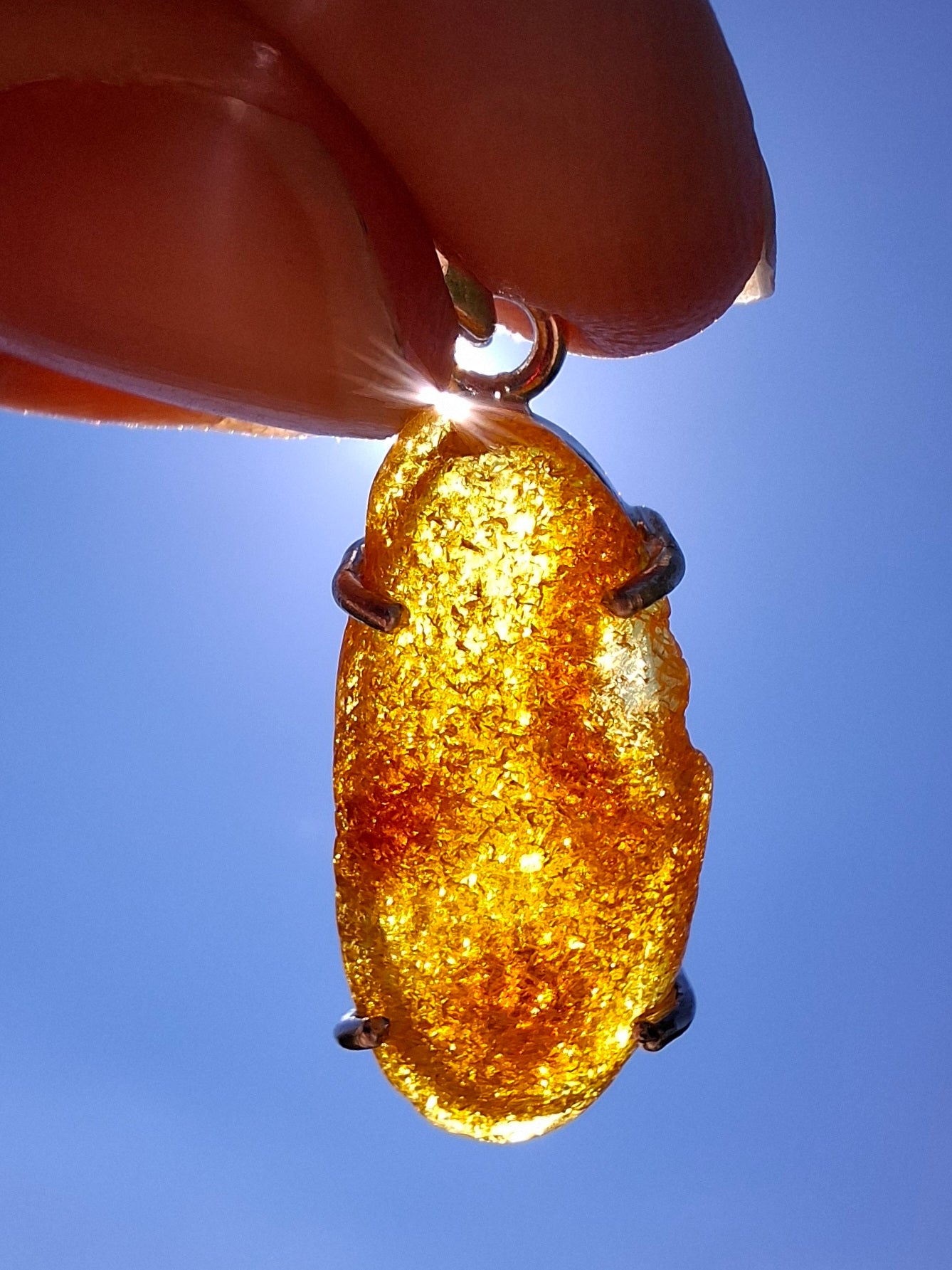 Baltic Amber Pendant, 925 Silver, Fossil (Ref: AP12)