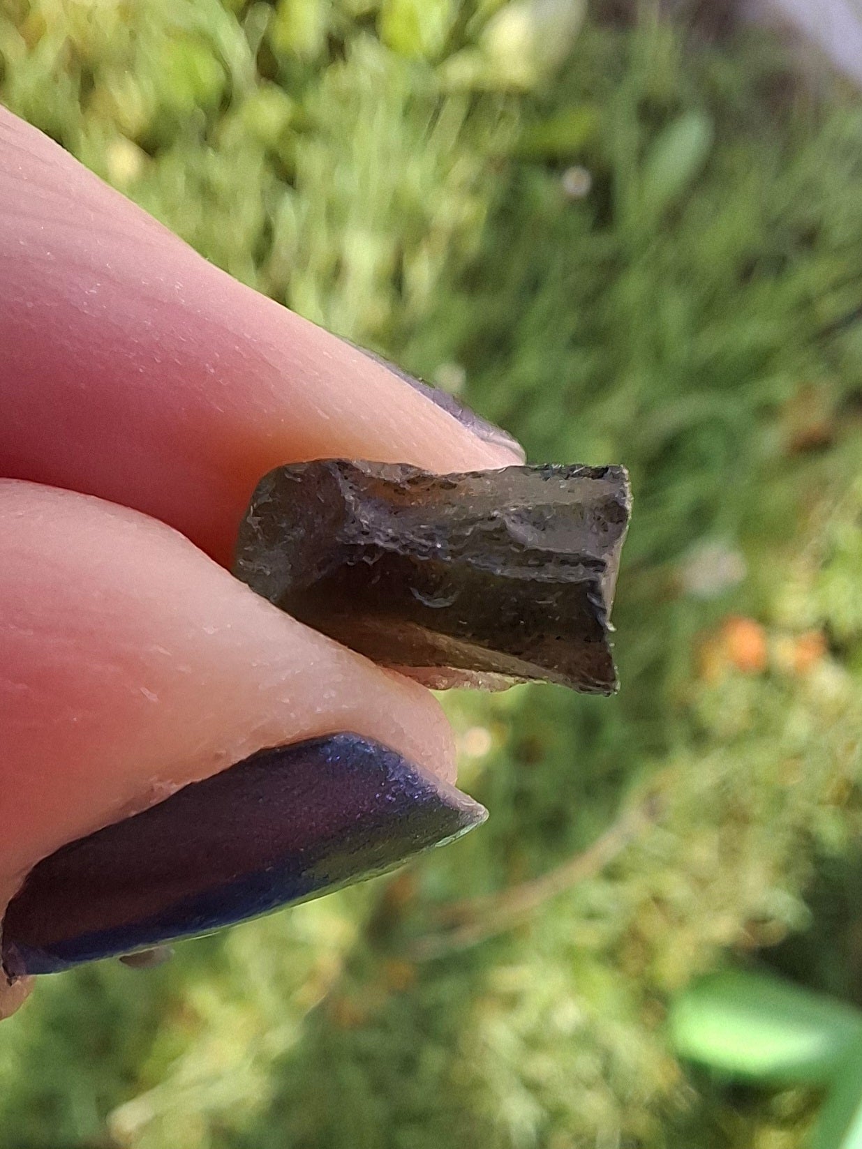 Moldavite Piece, 0.58g, Tektite (Ref: 1381)