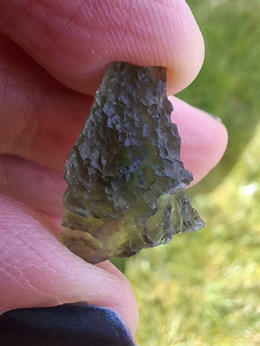 Moldavite Piece, 1.65g, Tektite (Ref: 1387)