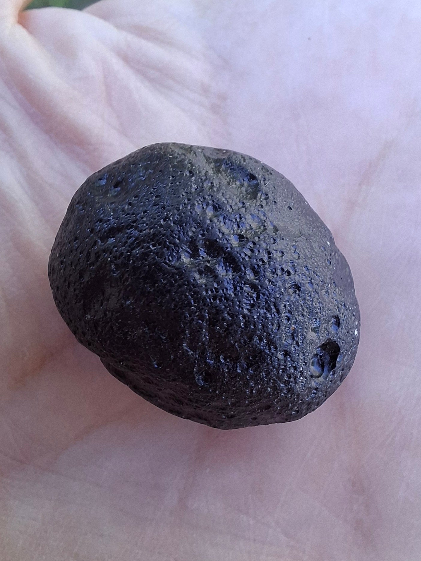 Philippinite (Rizalite), 11.42g, Tektite